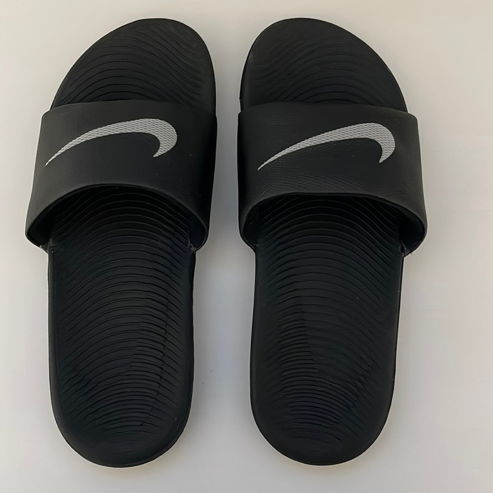 Nike slides